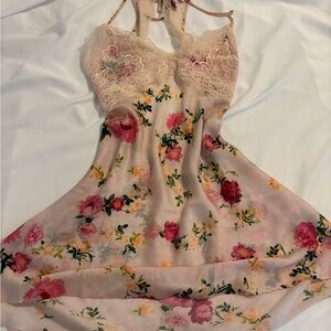 Victoria’s Secret Floral Lace Trim Nightgown 🎀